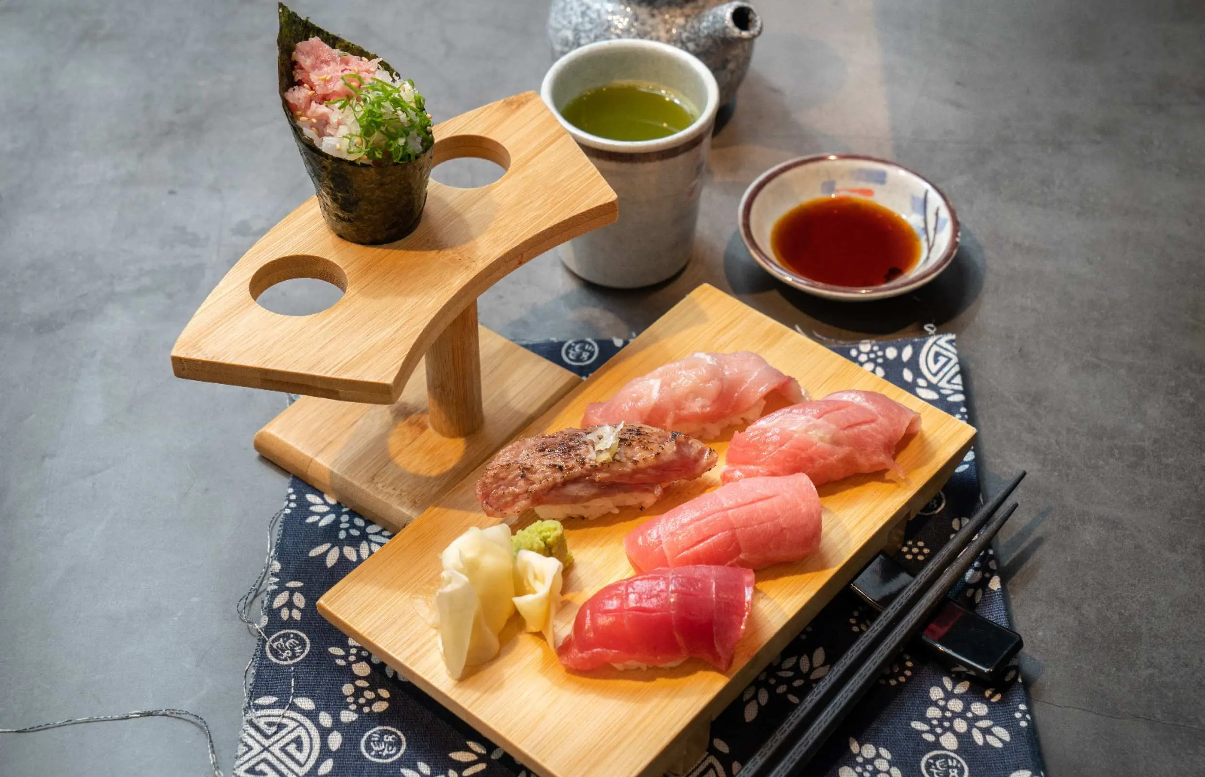 雲壽司｜新鮮食材即日運到｜十四品廚師發辦｜北海道厚岸蠔｜海膽帆立貝｜磯煮鮑魚｜中環店｜餐飲優惠2026